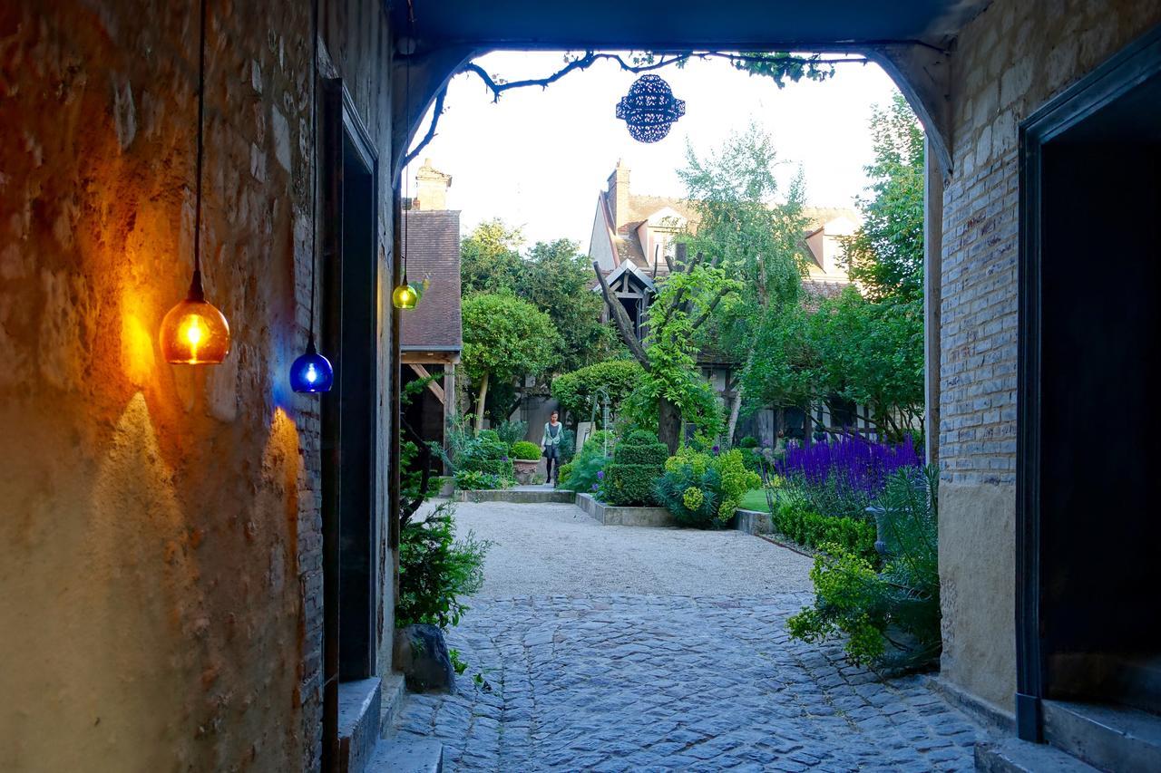 Bed and Breakfast Le Jardin De La Cathedrale Труа Экстерьер фото